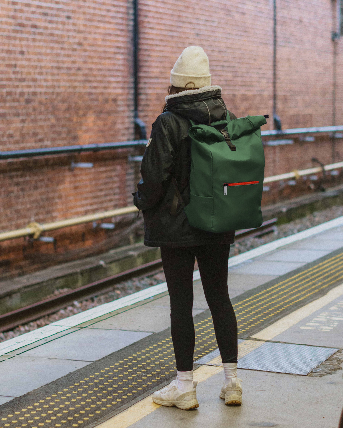 Adjustable Roll Top Waterproof 20L Backpack